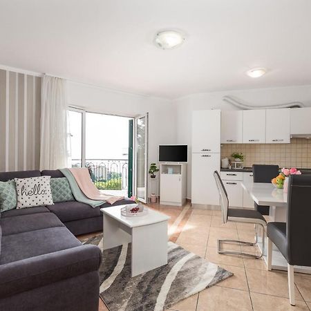 Summer Breeze Apartment With A Pool Опатия Экстерьер фото