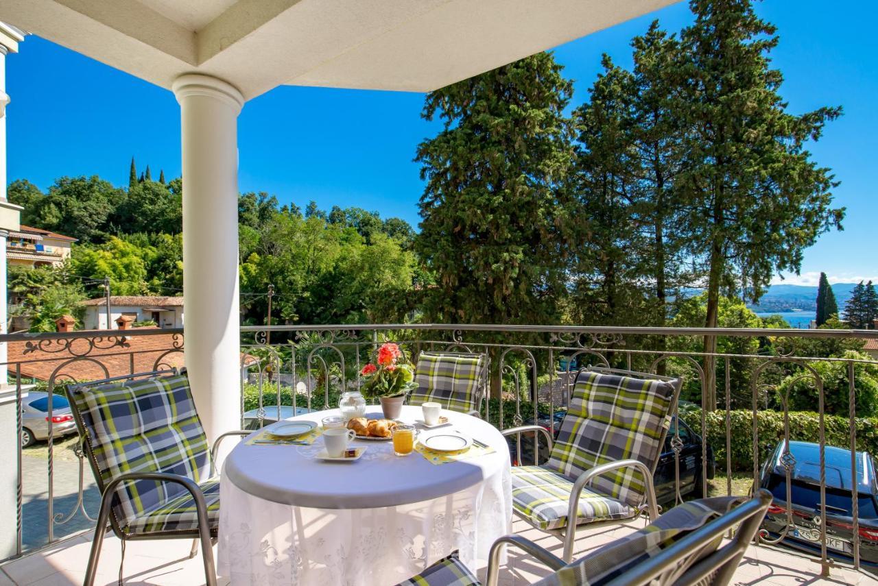 Summer Breeze Apartment With A Pool Опатия Экстерьер фото