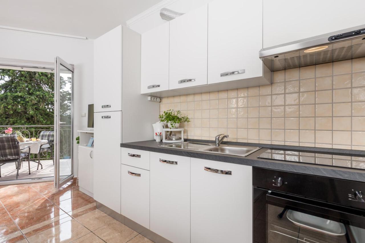 Summer Breeze Apartment With A Pool Опатия Экстерьер фото