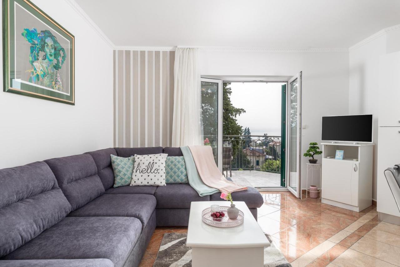 Summer Breeze Apartment With A Pool Опатия Экстерьер фото